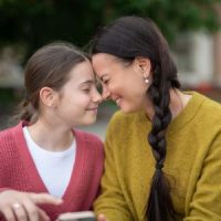 MomWithGirl MomWithGirl